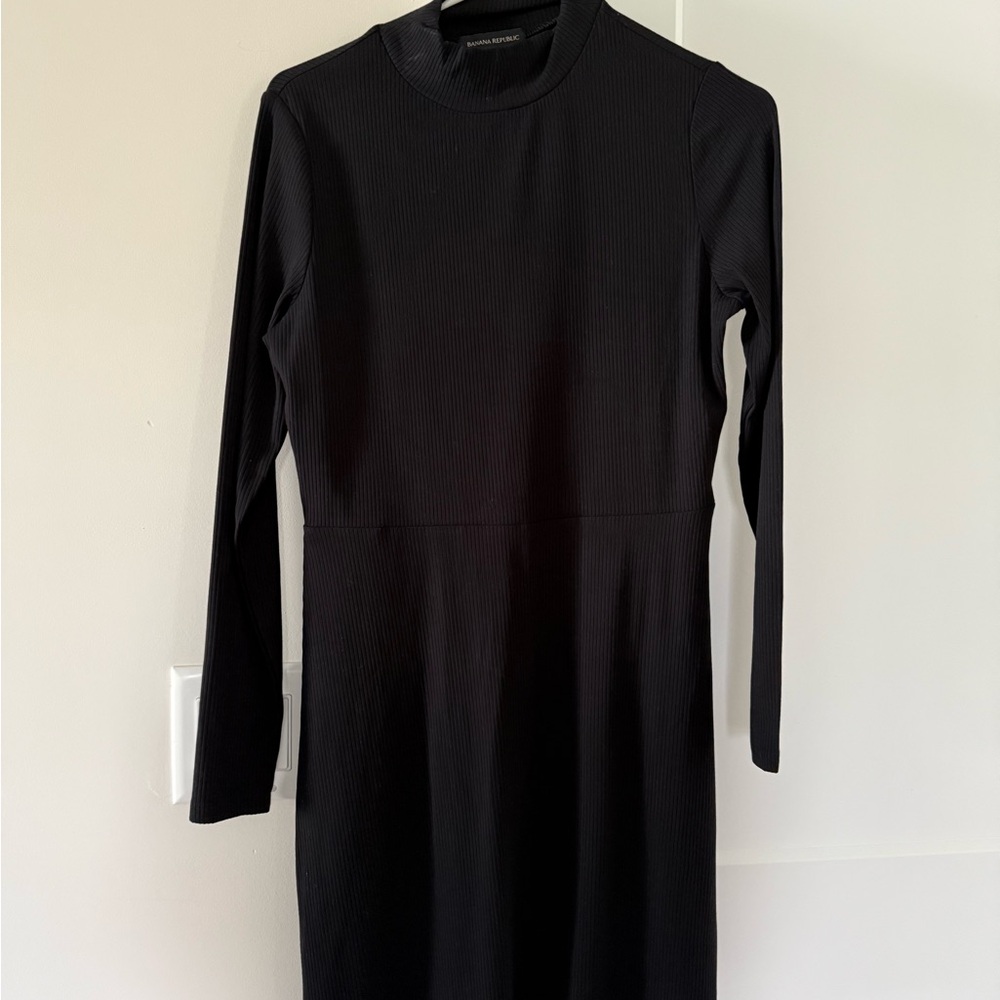 Banana Republic elegant Black Long Sleeve Dress - perfect for fall
